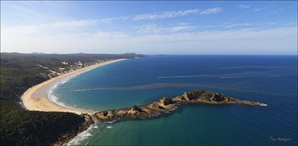 Five Rocks - Stockyard Point - Byfield National Park - Yeppoon - QLD T (PBH4 00 18623)